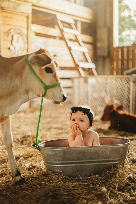 Country Baby Pictures, Western Baby Clothes, Country Baby Girl, Baby Clothes Country, Baby Farm Animals, Western Babies, Farm Baby, Foto Baby