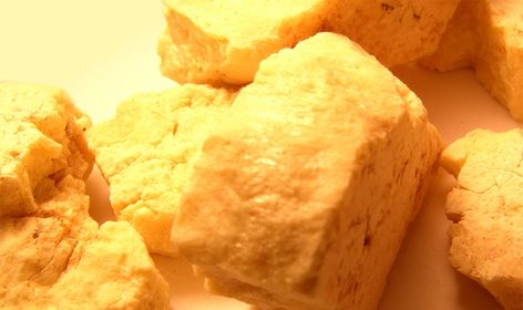 The Benefits of Sulfur for Acne-Prone Skin Ferrous Sulfate Benefits, Sulfur For Acne, Sulfur Foods, Sulfur Face Wash, Sulfur Benefits, Sulfur Supplement Benefits Of, Sulfur Soap, Diy Face Wash, Natural Pain Relievers