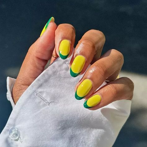 Tip Nail Ideas, French Tip Nail Ideas, Green French Tip, Colored French Tips, Lemon Nails, Gel French Manicure, Green French, Chrome Nails Designs, Colorful French