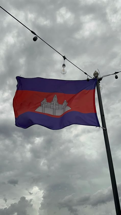 #cambodia #flag Cambodia Aesthetic, Cambodia Flag, Group Aesthetic, Al Qur'an Photography, Qur'an Photography, Phnom Penh, My Culture, Cambodia, My Soul