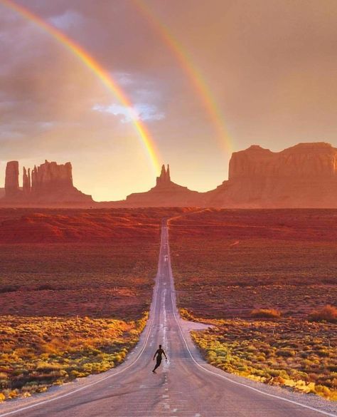 Monument Valley Utah, Monument Valley Arizona, Motivational Mindset, Entrepreneur Success, Business Entrepreneur, A Rainbow, Scuba Diving, Amazing Nature, Empire State Building