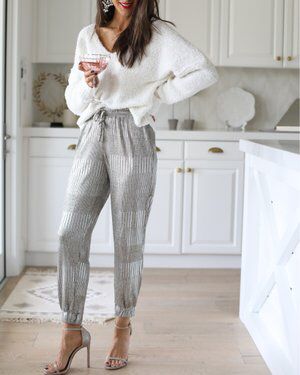 Huge Sunglasses, Joggers Outfit, Finders Keepers, Soft Sweater, Silver Heels, Shopping App, Gorgeous Bags, Business Attire, V Neck Sweater