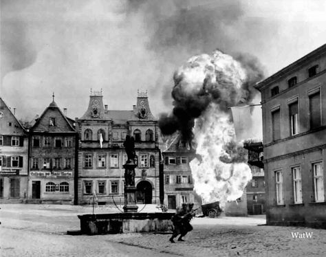 Soldiers from the US 101st Infantry Division run for cover - Kronach, Bavaria, April 1945 #ww2 #wwii #1945 #worldwarii #kronach #bavaria #usarmy #101st #worldwar2 Wwii Photos, Us Soldiers, American Soldiers, Military History, World History, Historical Photos, American History, Old Photos, Soldier