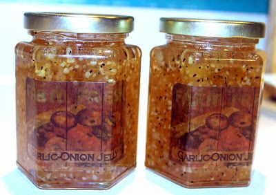 Cooking With Mary and Friends: Garlic-Onion Jelly Onion Jelly, Garlic Jelly, Savory Jam, Canning Jam, Onion Jam, Relish Recipes, Homemade Condiments, Jam And Jelly, Jelly Recipes