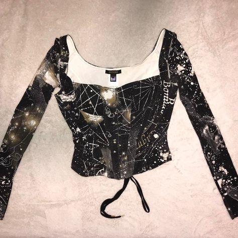 Taylor Swift Tour Outfits, Wardrobe Makeover, Constellation Print, Roberto Cavalli, The Body, Constellations, Taylor Swift, Fashion Outfits, Wardrobe