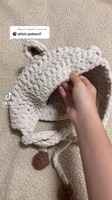 Maryamcore Vibe, Aesthetic Easy Crochet Ideas, Aesthetic Crochet Hat Ideas, Small Crochet Ideas Simple, Crochet Small Plushies, Thick Yarn Projects, Thick Yarn Crochet Patterns, One Hour Crochet Projects, Crochet Thick Yarn