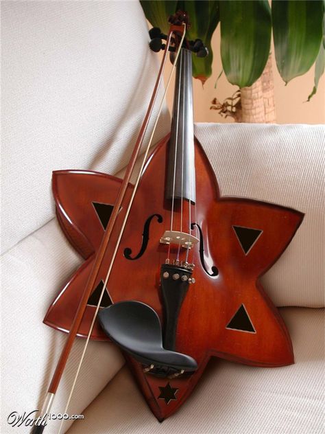 David's Violin By millionaire Cool Violins, Violin Art, Violin Design, Instruments Art, Art Musical, Violin Music, All About Music, Musical Art, I'm With The Band