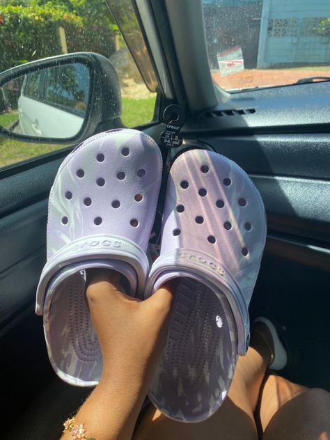 Purple crocs marble tie dye aesthetic comfortable shoes Crocs Aesthetic Outfit, Men Crocs, Crocs Aesthetic, Purple Crocs, Ty Dye, Crocs Outfit, White Crocs, Mens Beach Shoes, Clogs For Women