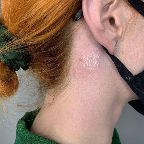 Snow Flake Tattoo Woman, Snowflake Meaning, Small Snowflake Tattoo, Snow Flake Tattoo, Special Tattoos, Simple Snowflake, Tattoo Shows, Face Tattoo, How To Make Snow