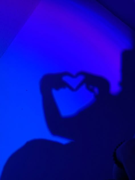 Aesthetic Images Blue, Dark Blue Heart Wallpaper, Blue Aesthetic Images, Blue Aesthetic Grunge, Cybercore Aesthetic, Blue Aesthetic Dark, Dark Blue Wallpaper, Everything Is Blue, Cute Blue Wallpaper