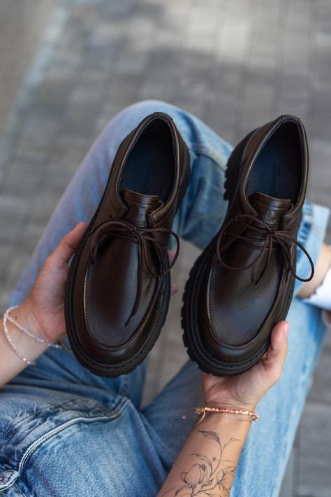 Derbies that will emphasize your style! 🌰 Looking for a versatile shoe that goes well with any look? Our brown derbies made of genuine leather are just what you need 😏 They will perfectly complement both business and casual style! Material: natural leather Size: US 6 / EU 36 / 9.25 inch / 23.5 cm US 6.5 / EU 37 / 9.44 inch / 24 cm US 7.5 / EU 38 / 9.64 inch / 24.5 cm US 8.5 / EU 39 / 10.03 inch / 25.5 cm US 9 / EU 40 / 10. 23 inch / 26 cm US 10 / EU 41 / 10.43 inch / 26.5 cm Custom options: - Personalize these handmade women's shoes by choosing your preferred color. This service is complimentary. Don't hesitate to get in touch with us, and we'll provide you with the full range of color options. - If the size you need is available, we can typically ship it within 1-3 days. - For sizes tha Derby Shoes Women, Loafers Platform, Chunky Loafer, Derby Shoe, Womens Loafers, Chunky Loafers, Brown Leather Loafers, Shoes Custom, Hype Shoes