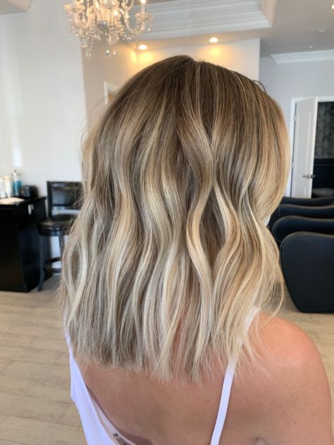 Melted Balayage Blonde, Blonde Balayage Bob Hair, Blonde Balayage On Bob Haircut, Short Blonde Root Melt, Short Blonde Hair With Root Melt, Blonde Inspo Hair Short, Blonde Balayage Shorter Hair, Balayage Short Blonde Hair, Blonde Highlights With Root Melt And Money Piece