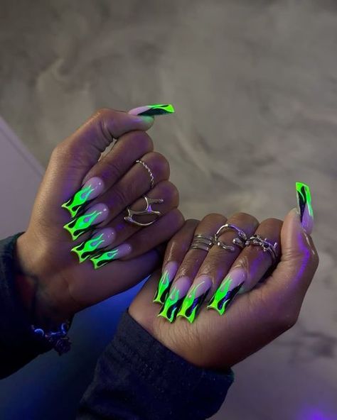 Shego Nails, Neon Flames, Flames Art, Pop Art Nails, Neon Acrylic Nails, Neon Green Nails, Colored Acrylic Nails, Acrylic Nails Coffin Pink, Bling Acrylic Nails