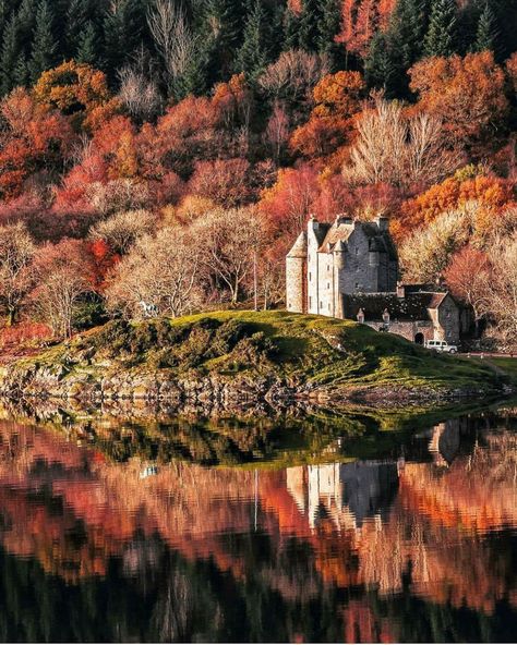 Fall in Scotland Scotland Forever, Castle Scotland, Scottish Castles, England And Scotland, Inverness, Scotland Travel, Travel Dreams, Beautiful World, Glasgow