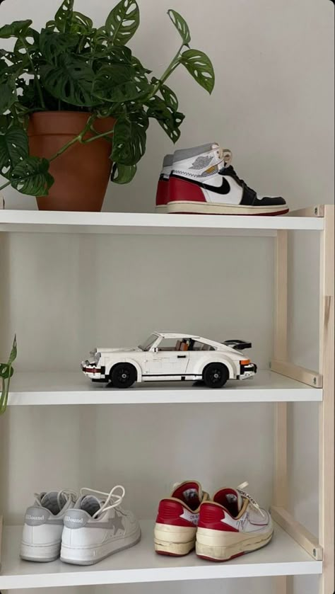 Streetwear Home Decor, Streetwear Apartment, Streetwear Bedroom, Streetwear Room Decor, Streetwear Room, Lego Porsche, Lego Room Decor, Cars Room, Camera Car