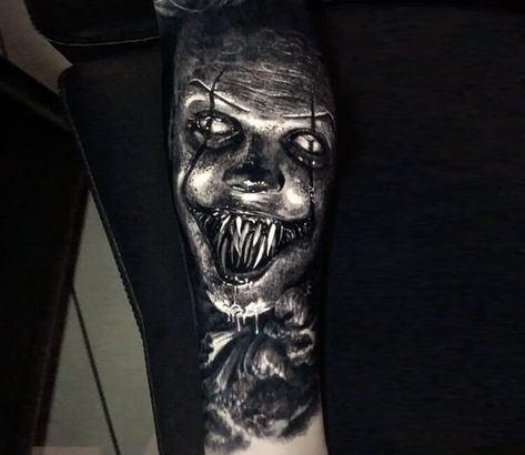 Eliot Kohek, Dark Tattoos For Men, Pennywise Tattoo, Evil Clown Tattoos, Horror Movie Tattoos, Evil Tattoos, Clown Tattoo, Movie Tattoos, Scary Tattoos