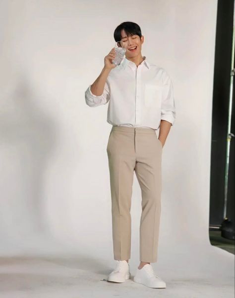 Korean Street Fashion Men, Men's Summer Outfit, Stylish Men Wear, Mens Smart Casual Outfits, Mens Business Casual Outfits, Smart Casual Work Outfit, Classy Outfits Men, Smart Casual Men, Mens Casual Dress Outfits