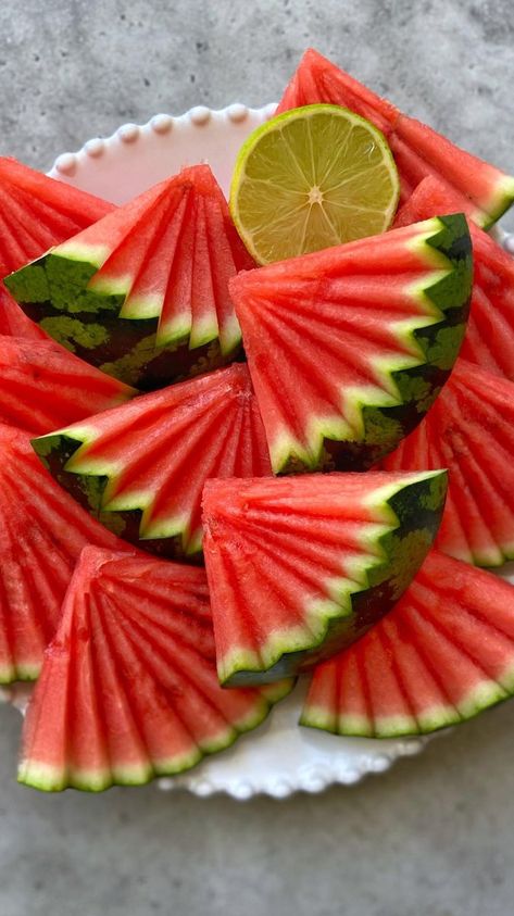 Watermelon Platter, Mozzarella Appetizers, Cool As A Cucumber, Fruit Decorations, Pure Honey, Cherry Tomato, Finger Food Appetizers, Tea Break, Balsamic Glaze