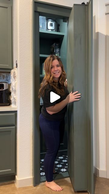 64K likes, 4,512 comments - yourlifeiswhatyoumakeit on August 21, 2024: "Pantry Remodel Reveal!!! Complete with Murphy Door!! For the link to everything I used in this pantry just comment the word LINK and I’ll get that sent over to you!". Secret Door To Pantry, Murphy Door Pantry, Pantry Doors Ideas, Diy Pantry Door, Furniture Pantry, Diy Pantry Cabinet, Narrow Pantry, Pantry Door Ideas, Diy Pantry Shelves