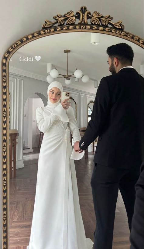 Katib Kitab Dress, Muslim Engagement Dress, Engagement Dress Hijab, Hijabi Wedding Dress, Engagement Party Photo Ideas, Muslim Wedding Photos, Hijabi Wedding, Baju Kahwin, Hijabi Brides