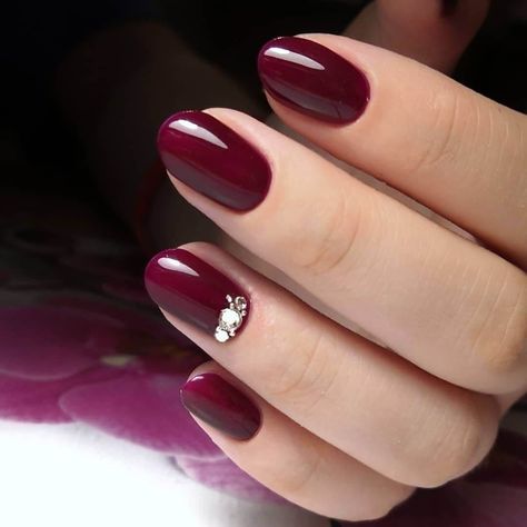 Maroon Color Nails, Maroon Nail Art, Maroon Nail Designs, Emerald Nails, Opal Nails, Maroon Nails, Nagellack Trends, September Nails, Summer Nail Art