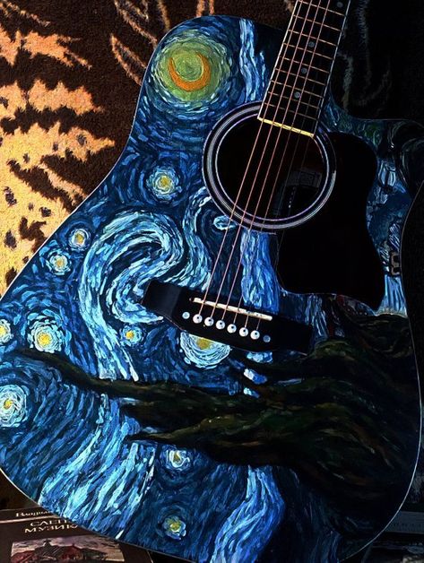 Ukelele Painted, Arte Do Ukulele, Hand Painted Guitar, Painted Guitars, Acoustic Guitar Art, فنسنت فان جوخ, Painted Ukulele, Electric Guitar Art, Painted Guitar