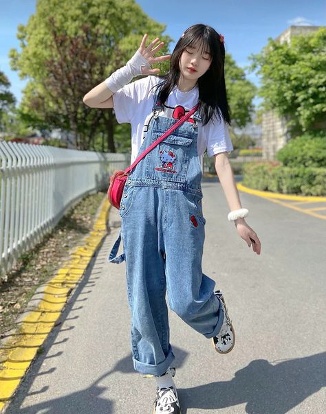 Overall Shorts Outfit, Celebrity Casual Outfits, Clothes Korean Style, My Dear Friend, 인물 사진, Kawaii Clothes, Girly Fashion, Fashion Wear