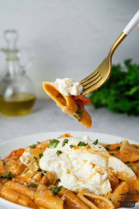 Pasta With Burrata, Burrata Pasta, School Dinner, Pasta With Sausage, Boiling Pasta, Making Pasta, Pasta Ingredients, Fast Dinners, Tasty Pasta