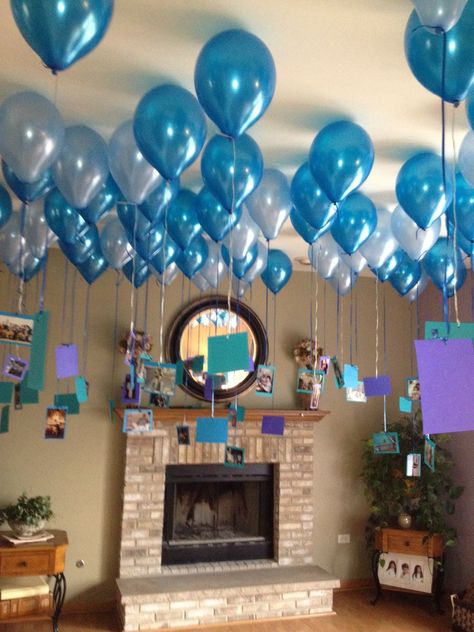 Balloon Pictures Hanging, Pictures Hanging From Balloons, Diy Graduation Decorations, Diy Graduation Decorations Party, Girl Graduation Party, Party Ideas For Girls, High School Graduation Party Decorations, Outdoor Graduation Parties, Outdoor Graduation