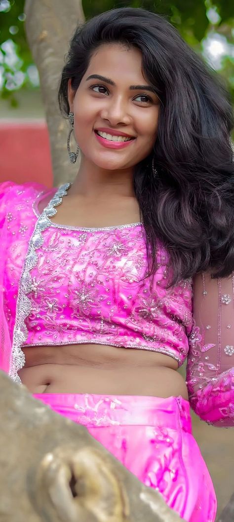 Divya Duraisamy, Sarees For Girls, Hot Blouse, Essay Writing Skills, New Readers, Indian Actress Hot Pics, Bollywood Actress, Most Beautiful, Actresses