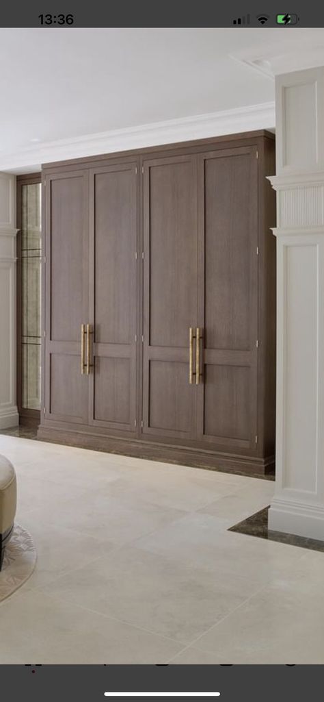 Brownstone Bedroom, Brown Wardrobe, Built In Wardrobe Designs, Walnut Bedroom, Wood Wardrobe, Wooden Wardrobe, Wardrobe Design, Built In Wardrobe, Mud Room