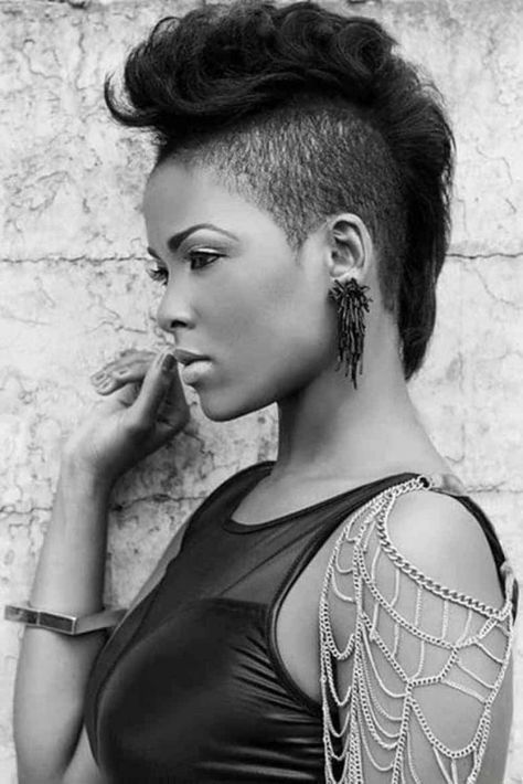 20 Chic Short Hairstyles for African American Black Women Black Mohawk Hairstyles, Girl Mohawk, Short Hair Mohawk, Female Mohawk, Matrix Hairstyle, Short Mohawk, Hairstyle Hacks, Short Hair Styles African American, Mohawk Haircut