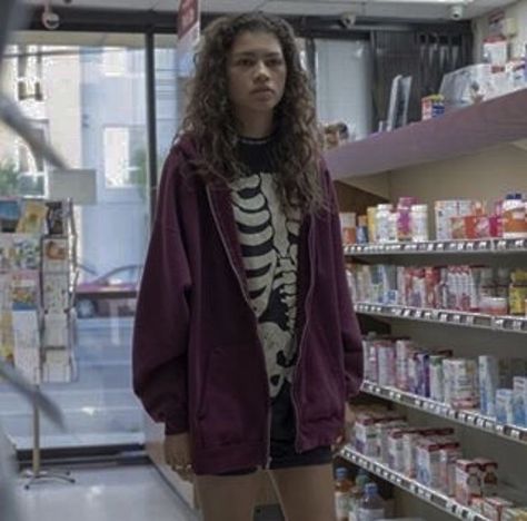 Rue Bennett, Euphoria Clothing, Euphoria Fashion, Zendaya Outfits, Zendaya Coleman, Model Aesthetic, Basic Fits, Aesthetic Women, Mode Inspo