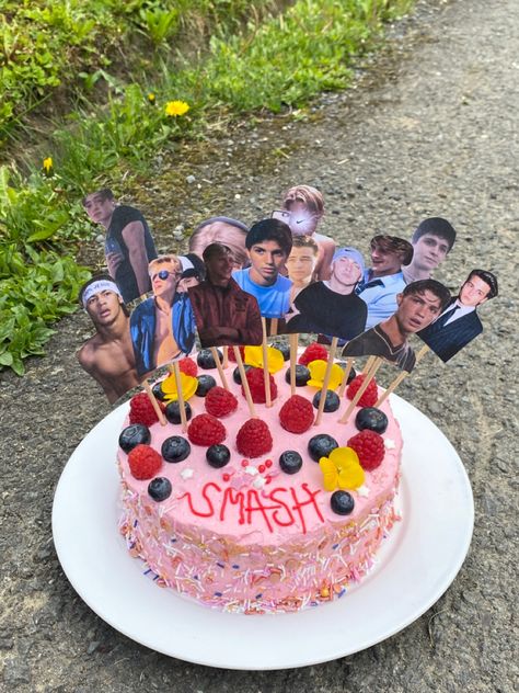 Pink Smash Cakes, Goofy Cake, 14th Birthday Cakes, Teen Cakes, Friends Cake, Smash Cake Boy, Cute Birthday Ideas, Funny Birthday Cakes, From Tiktok