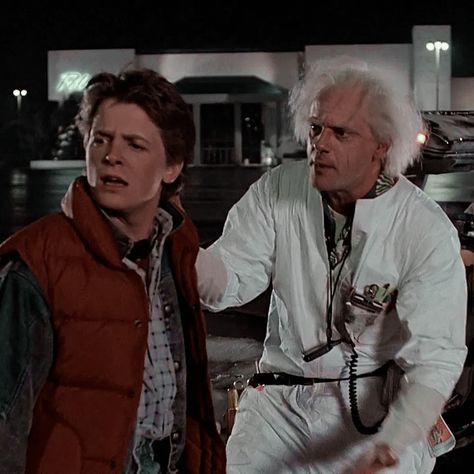 1980 Aesthetic, Doc Brown Back To The Future, Bttf Party, Marty Mcfly Icons, Marty Mcfly Costume, Marty Mcfly Halloween, Marty Mcfly And Doc Brown, Marty Mcfly Guitar, Back To The Future Party