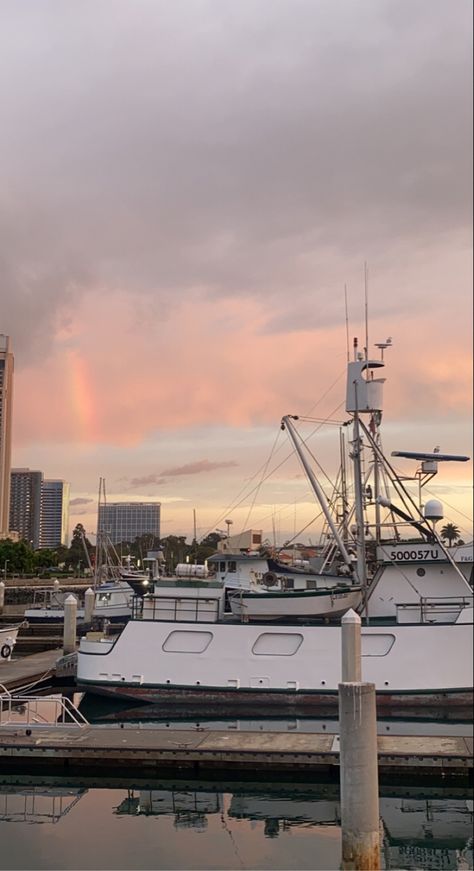 Boat with rainbow and sunset docked at marina on the water in Seaport Village, downtown San Diego. Seaport Village San Diego, Beach Town Aesthetic, Sea Port, San Diego Travel, Dark Skin Women, Summer Baby, Beach Town, Paradise, San Diego