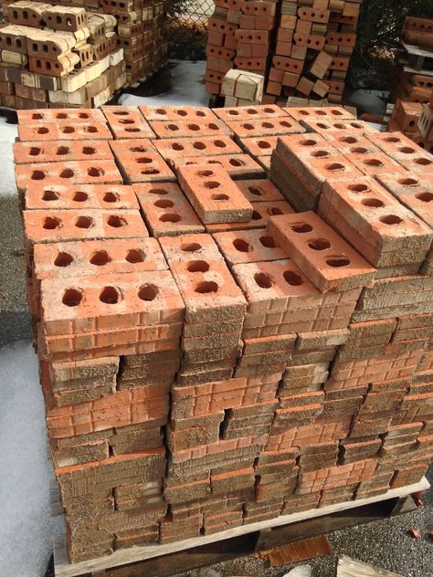 A pallet of brick "splitters" (bricks used to fill in half and quarter spaces in masonry) at a Pine Hall Brick yard. Hand Made Brick, English Bond Brickwork, Wooden Brick Mold, Pine Hall Brick, Brick Mold, Miniature Brick Mould, Brick Yard, Brick Construction, Brickwork