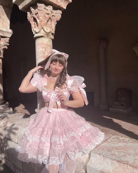 Melanie Martinez Melanie Martinez Aesthetic Outfits, Pink Coquette Outfit, Melanie Martinez Concert Outfit, Melanie Martinez Outfit Ideas, Melanie Martinez Inspired Outfits, Princess Aesthetic Pink, Melanie Martinez Dress, Melanie Martinez Outfit, Coquette Outfit Ideas