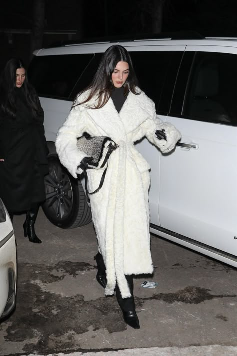 Kendall Jenner Winter Style, Kendall Jenner Outfits Winter, Kendall Jenner Winter Outfits, Kylie Style, Kendall Jenner Street Style, Kendall Style, Classy Winter Outfits, Classic Style Outfits, Stylish Fall Outfits