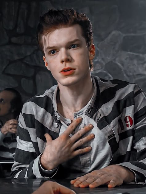 Jerome Valeska Aesthetic, Jerome Valeska Joker, Gotham Jeremiah, Cameron Monaghan Gotham, Joker Icon, Gotham Show, Jerome And Jeremiah Valeska, Valeska Twins, Jerome Gotham