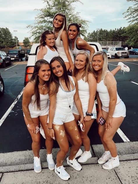 20 Super Cute White Out Outfit Ideas For Game Day! — Nikki Lo Football Game Outfit Highschool, Highschool Football, Hs Football, Homecoming Spirit Week, Outfits Highschool, Homecoming Spirit, High School Football Games, Spirit Week Outfits, Football Spirit