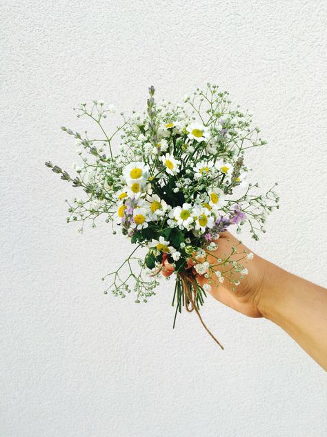 Small Whimsical Bridal Bouquet, Mini Wildflower Bouquet, White Wildflower Bridesmaid Bouquet, Micro Bouquet Wedding, Corsage Wildflower, Small Wildflower Bouquet, Simple Wildflower Bouquet, Cosmos Wedding Bouquet, Bridemaid Bouquet