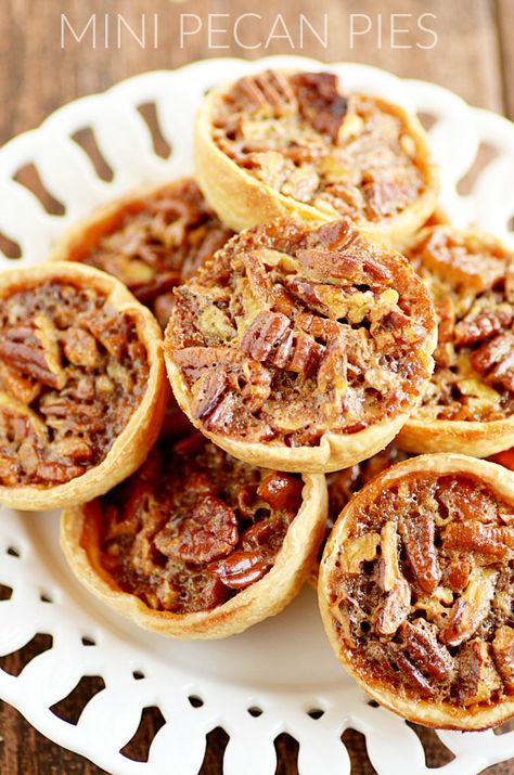 Mini Pecan Pie Recipe perfect for Thanksgiving or Christmas dessert! ~ Something Swanky Individual Pecan Pies, Mini Pecan Pie Recipes, Mini Pecan Pie, Mini Pie Crust, Pillsbury Pie Crust, Pecan Pie Crust, Mini Pecan Pies, Pecan Pies, Mini Pie