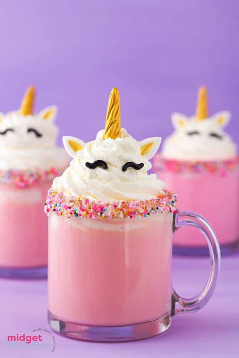 Unicorn hot chocolate. Rich and creamy white hot chocolate topped with frosting and fun toppings that are sure to make everyone smile just seeing it. This whimsical treat is perfect for a Unicorn Birthday Party or a family movie night! Party Ideas On A Budget, Unicorn Chocolate, Unicorn Party Ideas, Hot Chocolate Toppings, White Hot Chocolate Recipe, Unicorn Hot Chocolate, Hot Chocolate Ingredients, Marshmallow Buttercream, Unicorn Treats