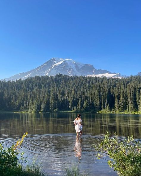 My Funny Valentine, Girl Meets World, Bright Stars, Dark Night, Funny Valentine, Photography Inspo, Go Outside, Mount Rainier, Mother Nature