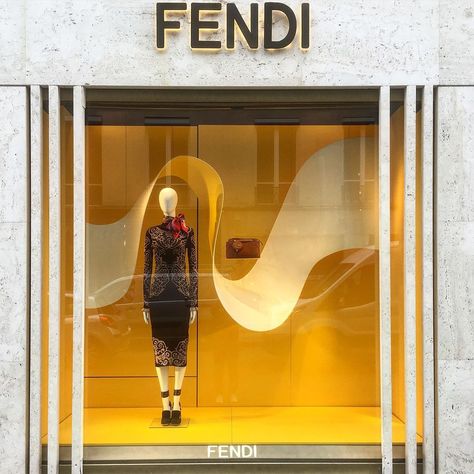 FENDI, Rue Saint-Honore, Paris, France, “Listen Nikki... If you saw a heat wave, would you wave back?”, photo by Stephane Mathieu, pinned by Ton van der Veer Visual Merchandising Fashion, Fashion Window Display, Visual Merchandiser, Back Photo, Store Design Boutique, Window Display Design, Retail Inspiration, Store Windows, Creative Display