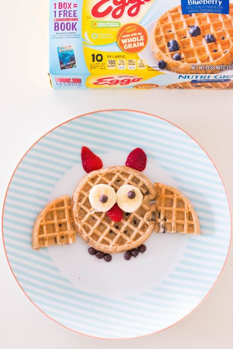 Kids Waffles Ideas, Dinosaur Breakfast Ideas, Creative Breakfast Ideas For Kids, Eggo Waffle Ideas, Themed Breakfast Ideas, Fun Waffles, Waffle Ideas, Birthday Pancakes, Funny Breakfast