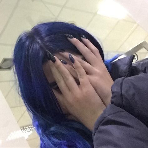 ☆~Ella birak~☆ Blue Hair, A Woman, Nail Polish, Tumblr, Nails, Hair, Blue, Black