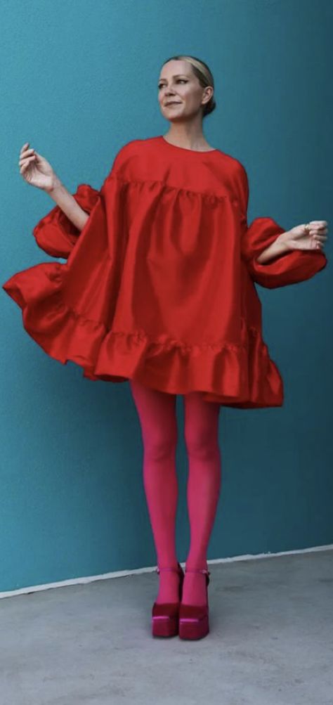 Statement Tights Outfit, Hot Pink Tights Outfit, Red And Pink Outfits For Women, Red Pink Outfit, Pink Tights Outfit, Red And Pink Outfit, Stacy London, Outfits Hot, Tights Outfits