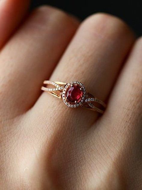 Ruby Wedding Rings, Horn Pendant Necklace, Ring Rosegold, Engagement Ring Rose Gold, Gold Ring Designs, Ruby Engagement Ring, Rose Engagement Ring, Ring Rose Gold, Sapphire Bracelet